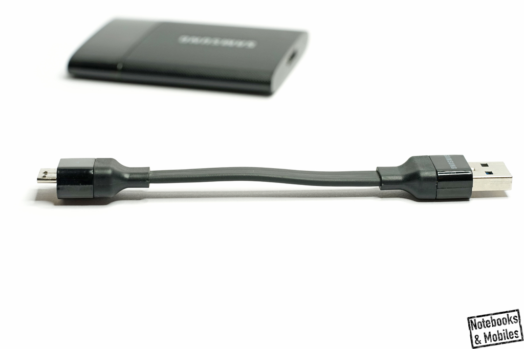 Samsung SSD T1: Das Kabel ist auf Mobilität hin ausgelegt.