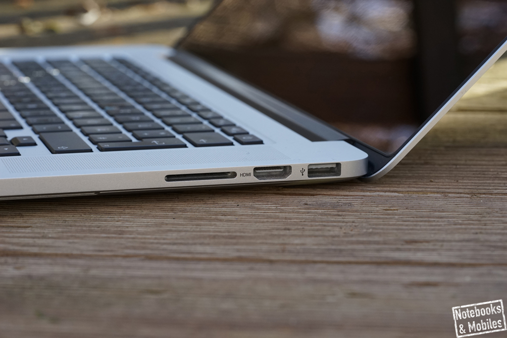 Apple 15" MacBook Pro Retina: Anschlüsse rechts